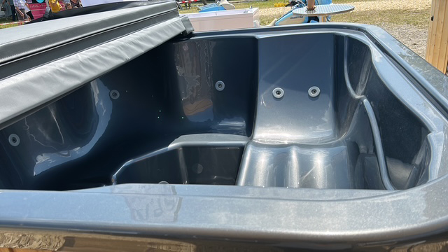 Stand Messe BIOEM 2025 - Hot Tub Innviertel von innen
